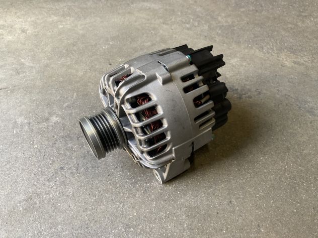 Alternatore Mitsubishi Colt 1.5DI-D del 2006 (MN960266)