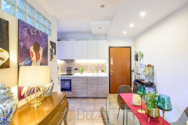 Appartamento di 100 m² con 3 locali e box auto in vendita a Seregno - Foto 2
