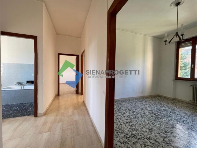 Via Perfetti a Siena. Grande Quadrilocale da 130 mq , 3 camere, 2 bagni, con Box e Posto Auto! - Foto 3