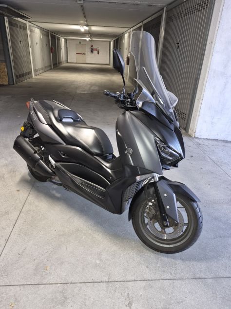 X MAX 300 ( FATTO REVISIONE E CINGHIA E RULLI ) - Foto 4