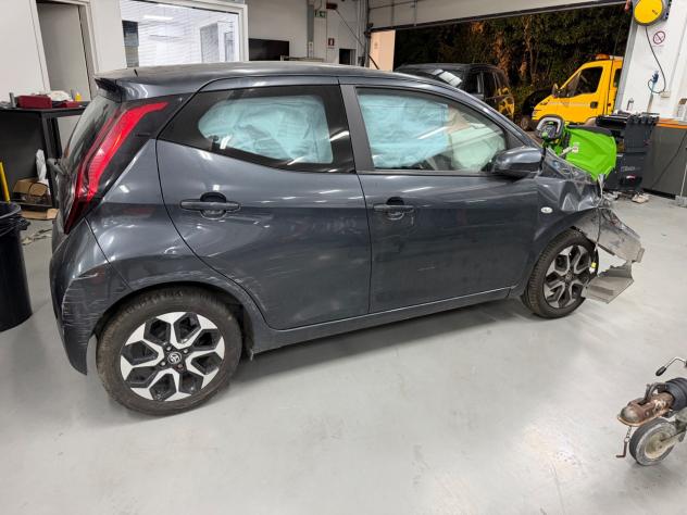 Toyota Aygo 1.0 VVT-i 72 CV 3 porte x-cool - Foto 4