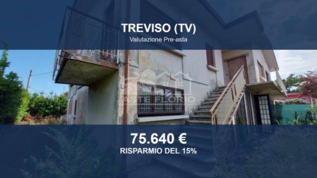 Immobile in asta di 162 m² con più di 5 locali e box auto in vendita a Treviso
