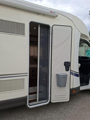 CAMPER MCLOUIS DUCATO SEMINTEGRALE SEMIDINETTE LETTO NAUTICO CLIMATIZZATORE PORTAMOTO FOTOVOLTAICO CAMPEGGIO USATO GENERALI 1759 - Foto 5