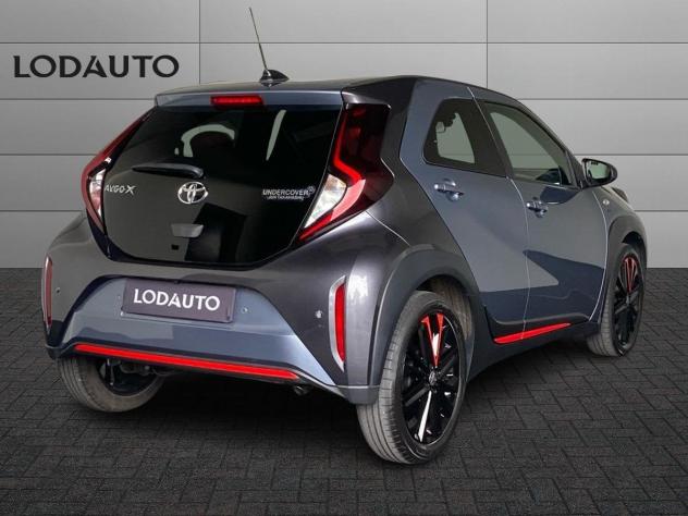 Toyota Aygo X 1.0B (72 CV) Undercover - Foto 2