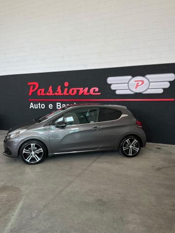 Peugeot 208 Turbo 110 3 porte GT Line - Foto 2