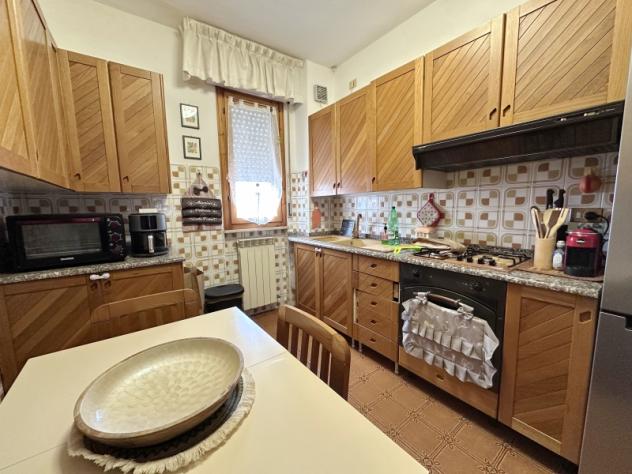 BAGNO DI GAVORRANO IN ZONA CENTRALE AMPIO APPARTAMENTO CON GARAGE E CANTINA - Foto 7