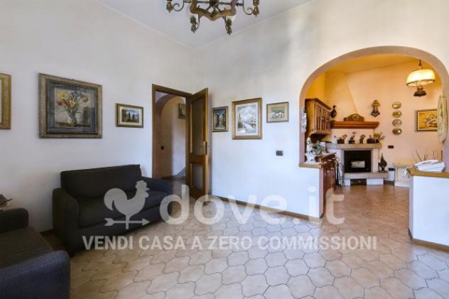Villa di 244 m² con 5 locali e posto auto in vendita a Laveno-Mombello - Foto 4