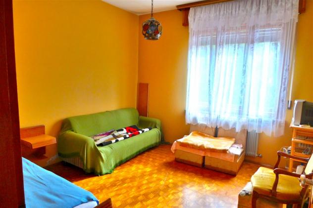 Casa pluricamere con giardino privato e pertinenza a reddito. - Foto 5