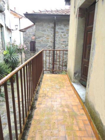 M 320-IN ESCLUSIVA-Porzione di fabbr. in borgo medioevale -Ideale investimento - Foto 2