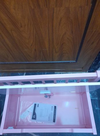 una cassapanca  rosa in legno + brandina grigia - Foto 3