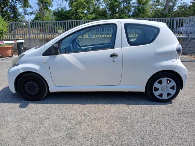Toyota Aygo 1.0 12V VVT-i 3 porte Active Connect - Foto 8