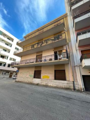 Palazzo in Vendita in zona VIALE CALABRIA - Foto 4