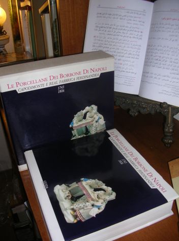 LE PORCELLANE DEI BORBONE DI NAPOLI - CAPODIMONTE E REAL FABBRICA FERDINANDEA - Foto 2