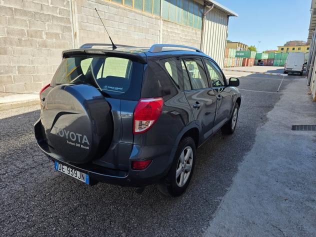 Toyota RAV 4 RAV4 2.2 D-4D 136 CV Luxury - Foto 6