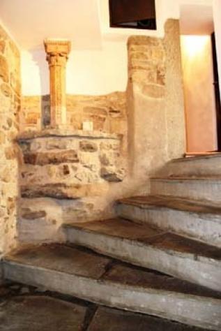 Baschi - Vendesi antica Torre di avvistamento medievale ristrutturata e convertita in un caratteristico cielo-terra con terrazza panoramica. - Foto 6