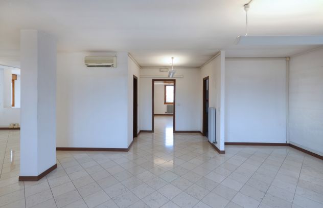 Marghera affittasi ufficio open space - Foto 10