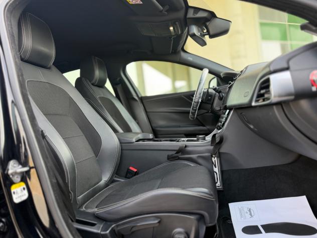 Jaguar XE 2.0 D Turbo R-Sport - Foto 8