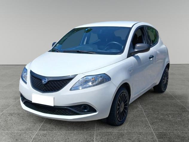 Lancia Ypsilon 1.2 69 CV 5 porte GPL Ecochic Silver.
