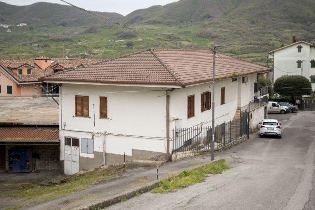 Ampia Soluzione Semindipendente con Ingresso Autonomo e Terrazzo - Giffoni V.P.