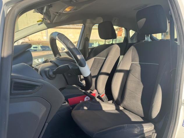 Ford Fiesta 1.0 3 cilindri 80CV Business - Foto 6