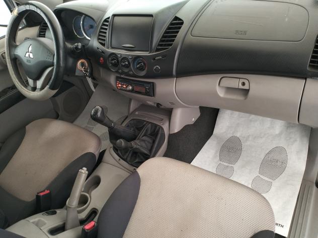 Mitsubishi L200 2.5 136CV Double Cab Invite - Foto 9