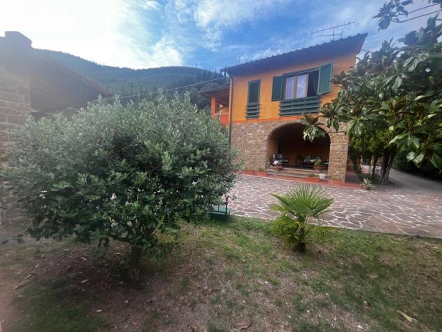 BIFAMILIARE di 5 vani e di 120 mq (CALENZANO) rif. L1400