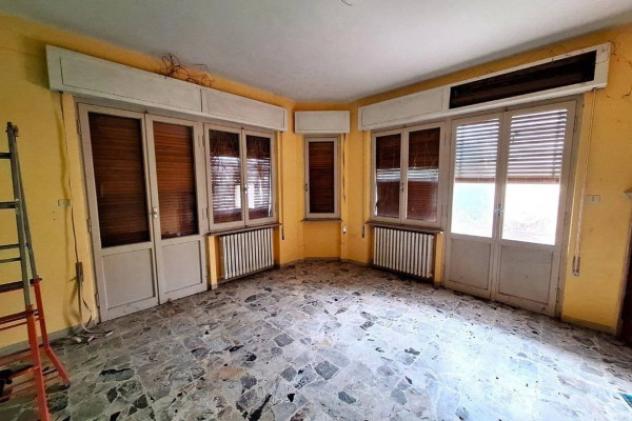 Immobile in asta di 103 m² con più di 5 locali e box auto doppio in vendita a Trevi - Foto 6