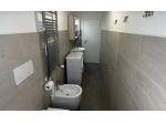 Camera con balcone e cabina armadio