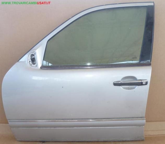 PORTA ANT.S. ARGENTO C/ALZ. E SERR.  Carrozzeria  Lamierati esterni  Porte  Porta ant. sx. MERCEDES - Classe E - 01-07-1995 - 01-08-1999, MERCEDES - C