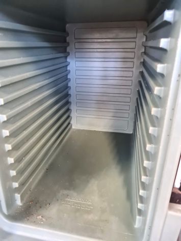 3 carrelli isotermici isolati Cambro usati - Foto 2