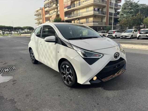 Toyota Aygo Connect 1.0 VVT-i 72 CV 5 porte x-play LED NAVI KAMERA CERCHI 16 PDC BLUETOOTH - Foto 2