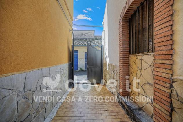 Casa indipendente di 187 m² con 4 locali e box auto in vendita a Catania - Foto 4