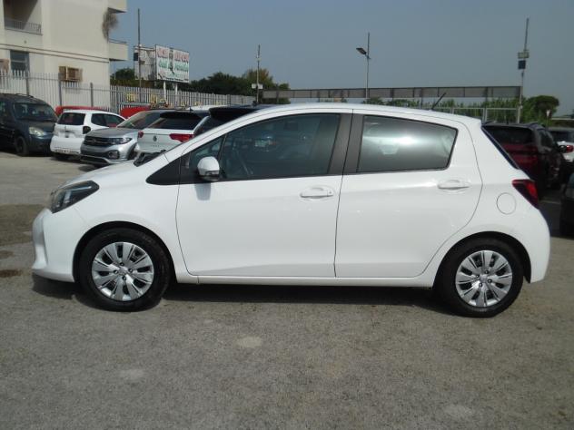 Toyota Yaris 1.0 GPL 5 porte Cool - Foto 4