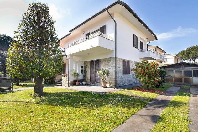 Casa singola in vendita a Lido di Camaiore - Camaiore 285 mq Rif: 1407553