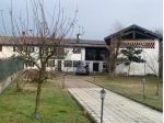 Vendita Rustico casale da 277 mq  con giardino