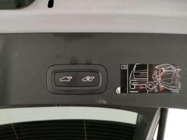 VOLVO XC40 T2 Geartronic Momentum Pro - Autocarro rif. 23529289 - Foto 8