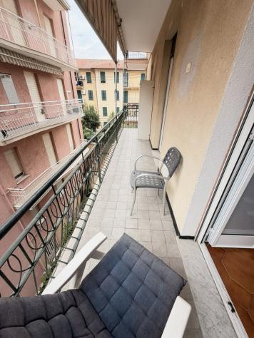 Alassio, ampio trilocale a 100 metri dal mare - Foto 14