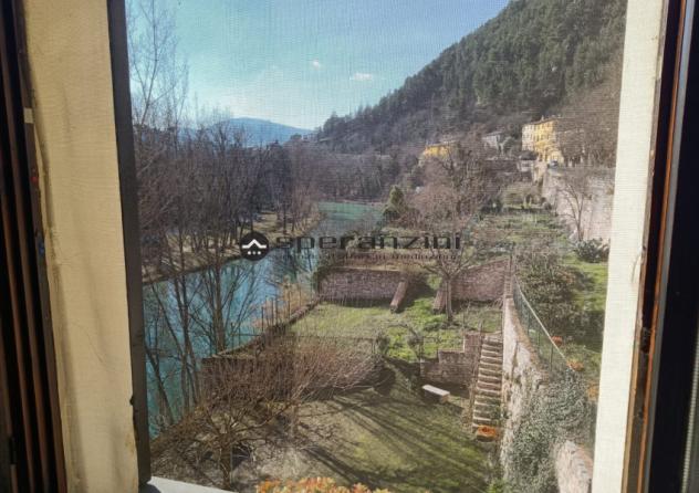 Fossombrone, adiacente al centro storico facilmente accessibile sia con le macchine che a piedi proponiamo in vendita immobile di circa 90 mq con vist - Foto 3