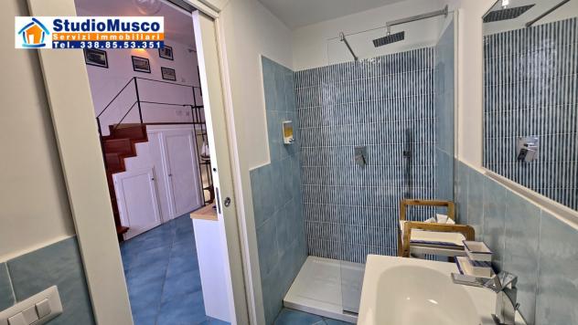 StudioMusco vende a Capri, su via Marina Grande, appartamento su due livelli. - Foto 8