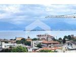 Bilocale RISTRUTTURATO vista lago!
