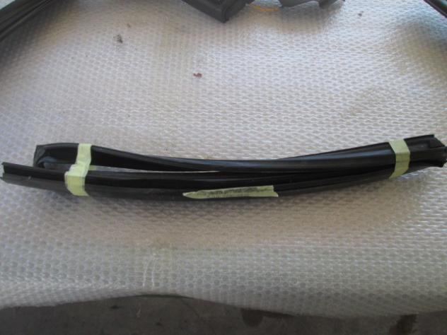BMW SERIE 520 F11 RICAMBIO GUARNIZIONE SCENDENTE PORTA POSTERIORE SINISTRA 51357199779