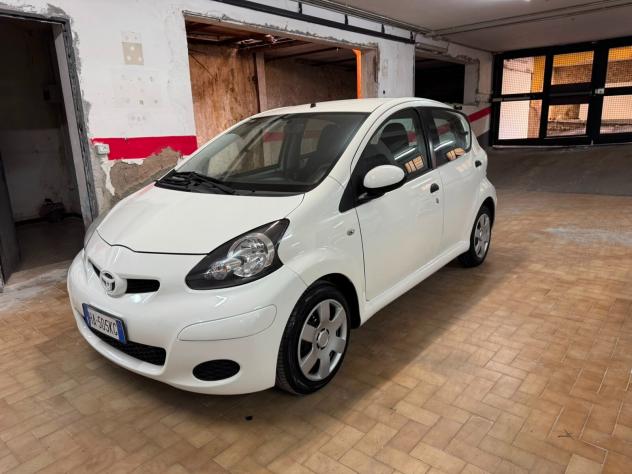 TOYOTA AYGO 1.0 CONNECT SOLO 59.000 KM GARANZIA NEOPATENTATI OK. - Foto 5