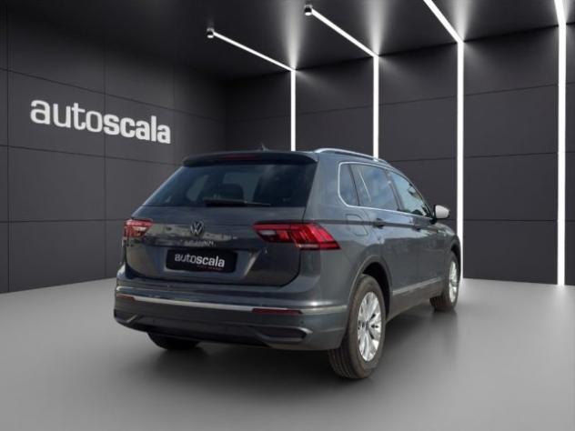 VOLKSWAGEN Tiguan 2.0 TDI 150 CV SCR DSG Life rif. 23695662 - Foto 5