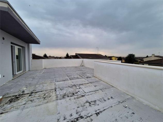 V005438 - VILLA ANGOLARE DI NUOVA COSTRUZIONE CON GIARDINO - Foto 13