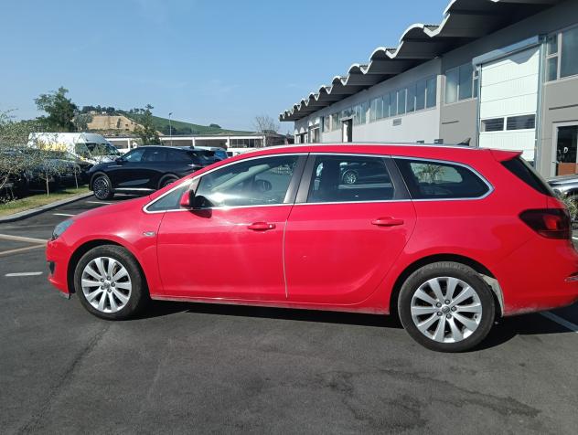 Opel Astra 1.4 100CV Sports Tourer Ecotec - Foto 2