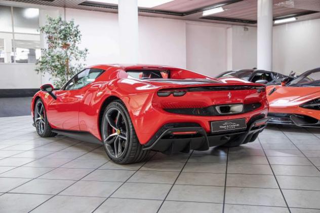 FERRARI 296 GTB|CARBON+LEDS|LIFT|CAMERA|SCUDETTI|CARPLAY rif. 23961001 - Foto 5