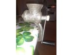 Tritacarne a manovella Vintage Tre Spade n.1 in metallo massiccio funzionante