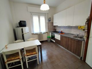 Zona Grazie, appartamento per 3 studenti