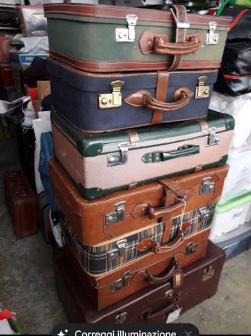 Valige vintage da collezione in materiali e dimensioni varie ,buono lo stato