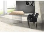 Tavolo con piano in rovere impiallacciato e gambe in vetro